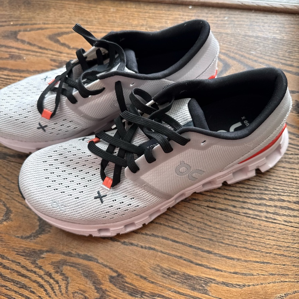 On Running grey and lavender Sneakers